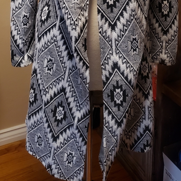 Cardigan - Picture 8 of 10